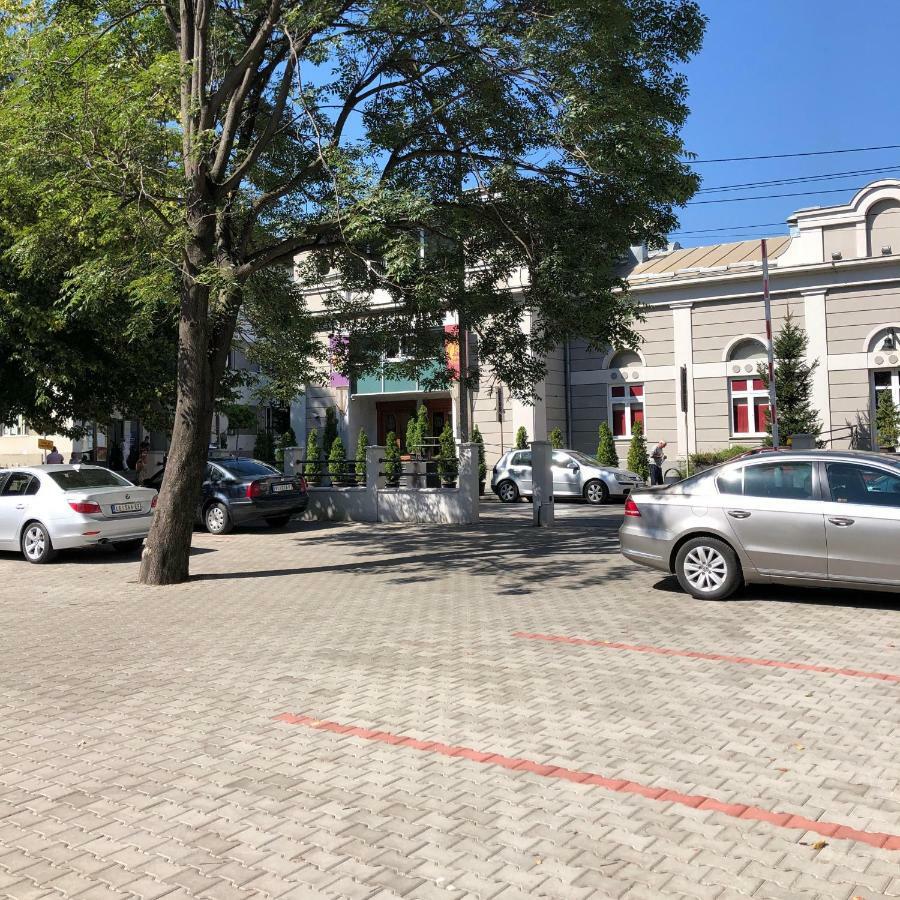 Sajam Garni Hotel 레스코바츠 외부 사진